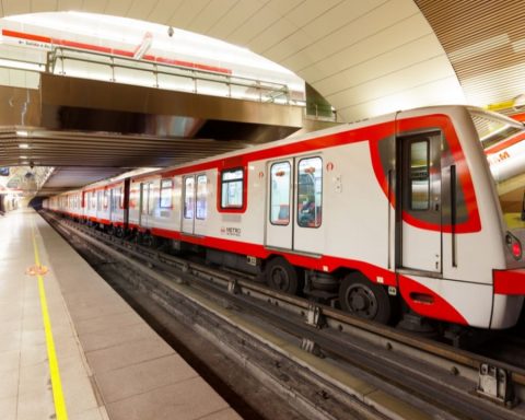 Do you want to work in the Santiago Metro? These are the job vacancies TODAY in Chile