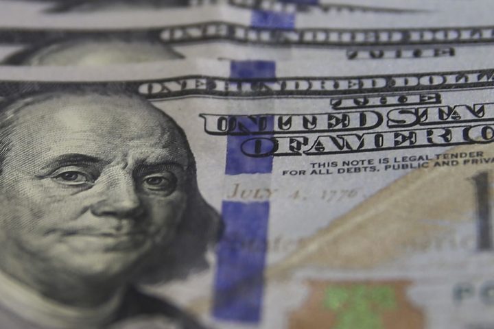 Dollar rises for the fourth consecutive year and surpasses R$5.60