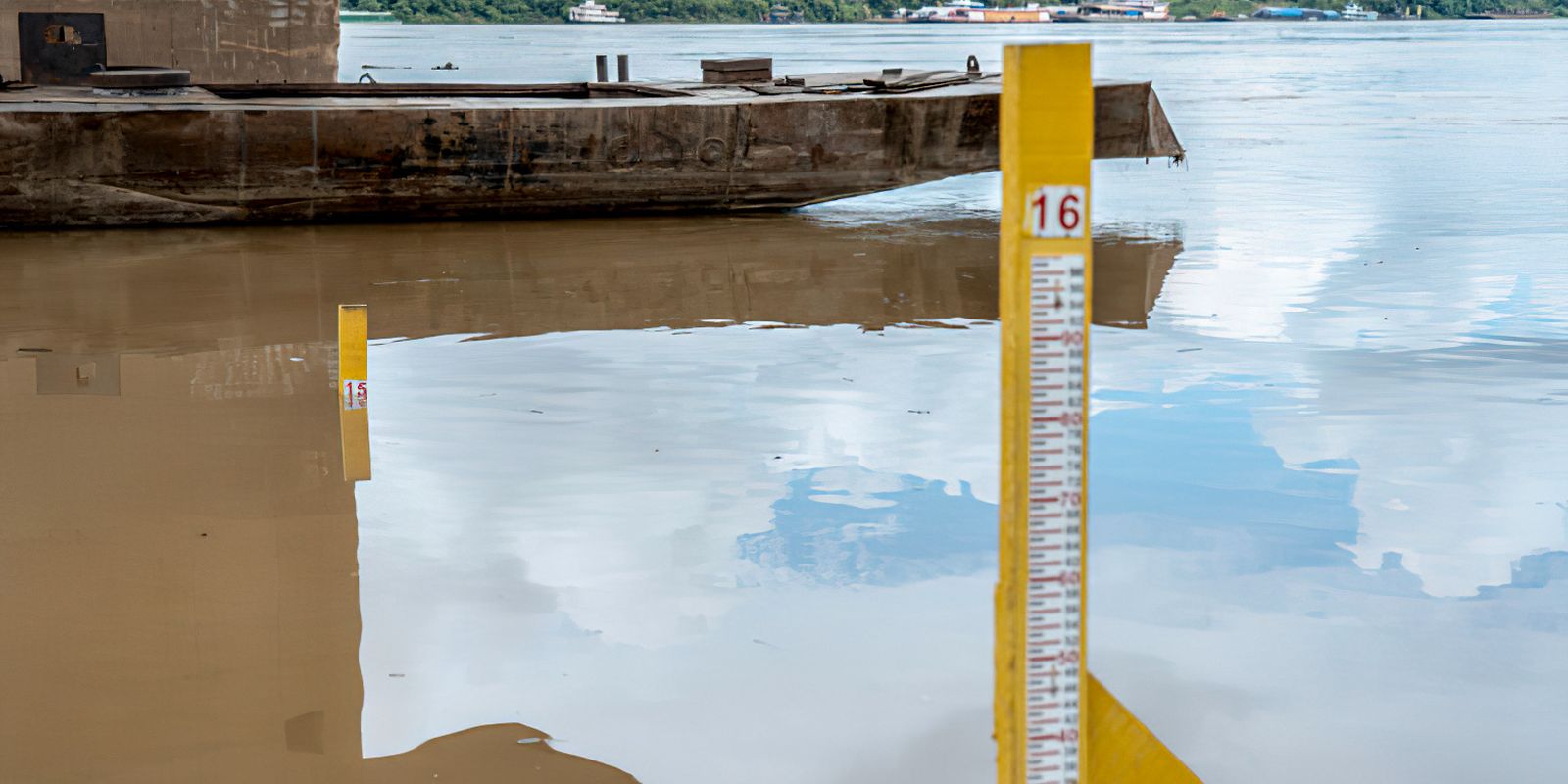 Due to severe drought, Madeira River reaches its lowest level in almost 60 years