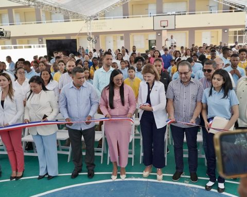 Education hands over new school facilities in Valverde