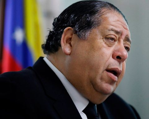 Escarrá says that the people “have to see the minutes” and calls for respect for the decision of the TSJ