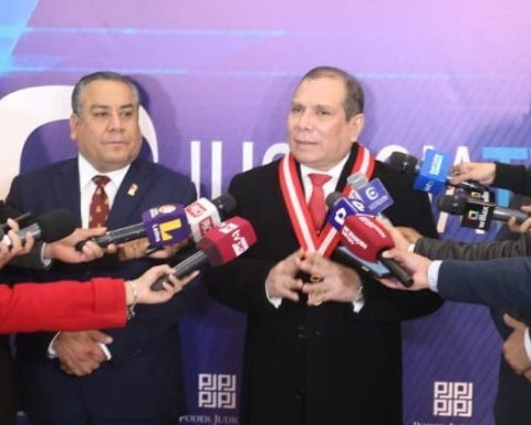 Gustavo Adrianzén y Javier Arévalo