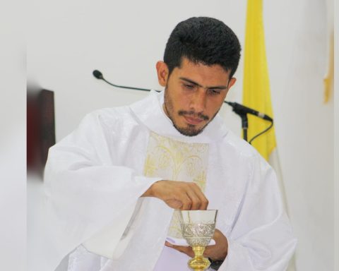 Father Denis Martinez, parish vicar of the Cathedral of Matagalpa, is reported to have been "kidnapped"