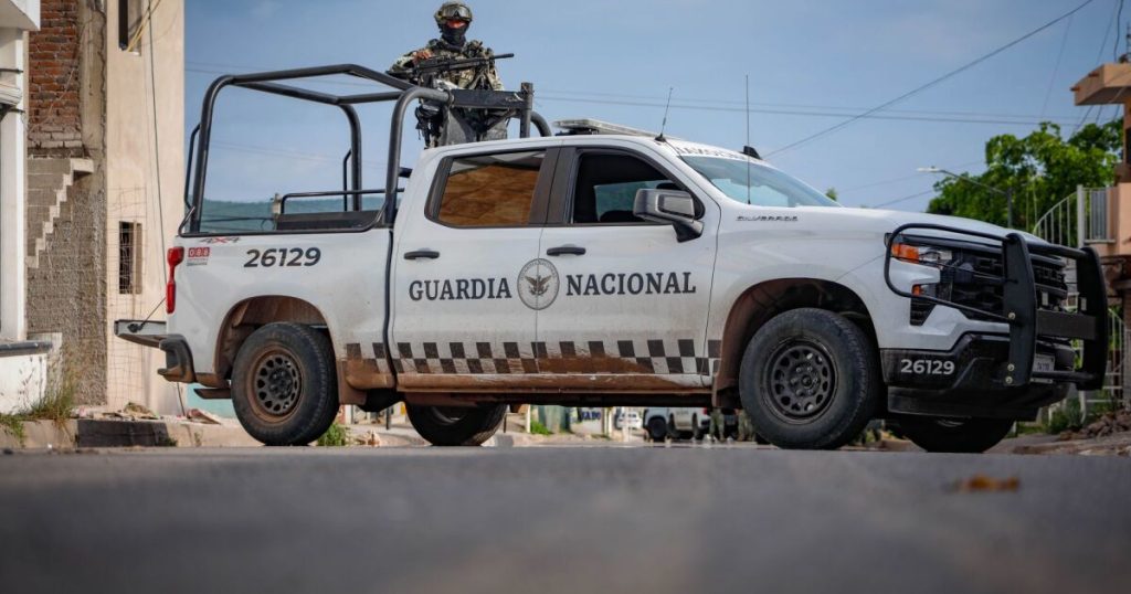 Federal authorities confront armed civilians in Culiacan, Sinaloa