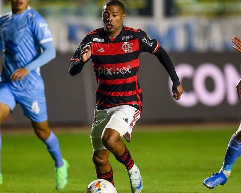 Flamengo advances in the Libertadores despite defeat to Bolívar