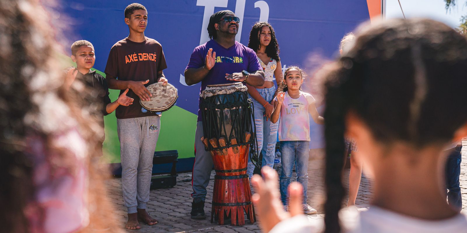 Fliparacatu awards students in writing and drawing contest