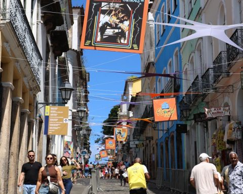 Flipelô: visitors face up to ten hours on the road to get to Salvador