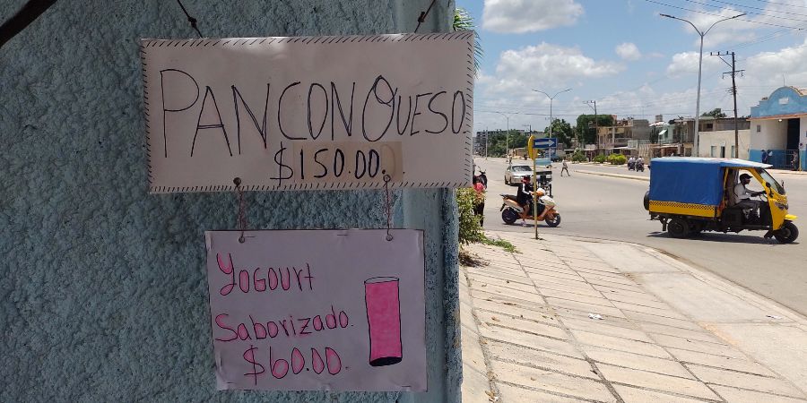 Precios del pan con queso y el yogur en una cafetería de Holguín