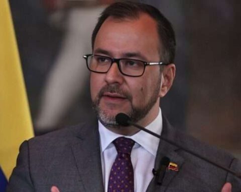 Foreign Minister rejects threats from Southern Command against Venezuela