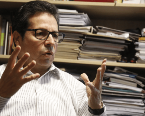 Former Attorney General Antonio Maldonado: "Congress and Government act outside the law"