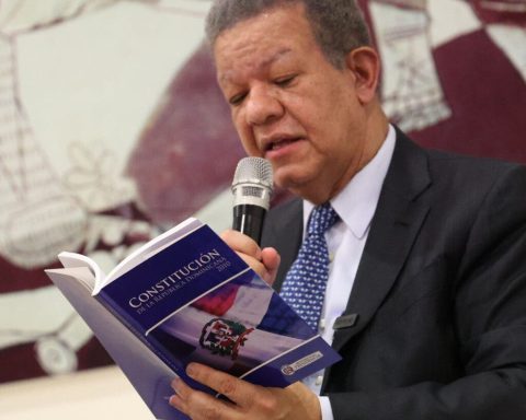 Former President Fernandez says constitutional reform is unnecessary