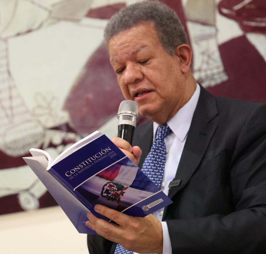 Former President Fernandez says constitutional reform is unnecessary