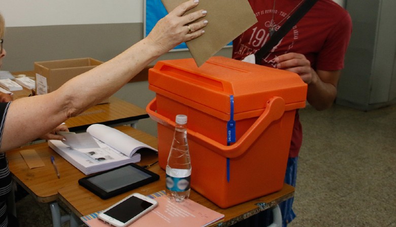 Frente Amplio is emerging as the favourite in the upcoming national elections, according to a Nómade survey