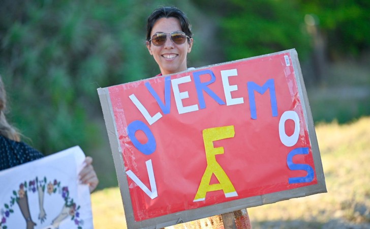 Frente Amplio would win with 50% of the votes in the runoff, according to a Factum survey