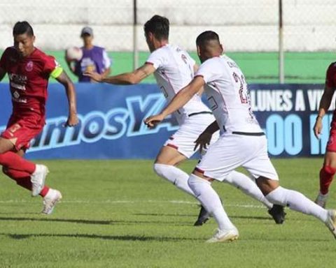 Guabirá - FC Universitario: (0-2) minute by minute