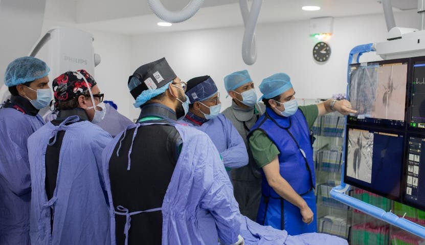 HOMS performs cardiovascular prosthesis implant