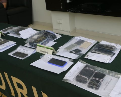 Huancayo: Dozens arrested in operation for using stolen cell phones