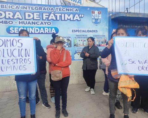 Huancayo: Parents of the IE Señora de Fátima demand the appointment of a teacher and service personnel