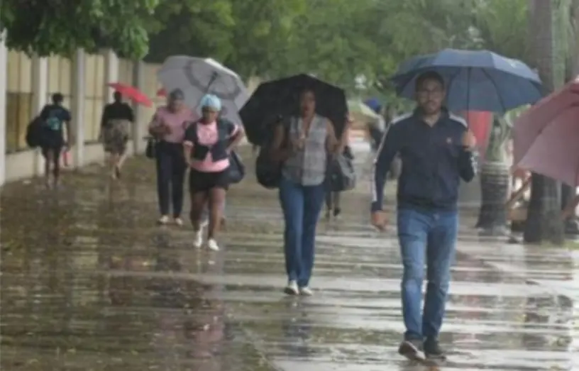 Indomet: Posibles aguaceros mañana viernes por humedad que generó una onda tropical