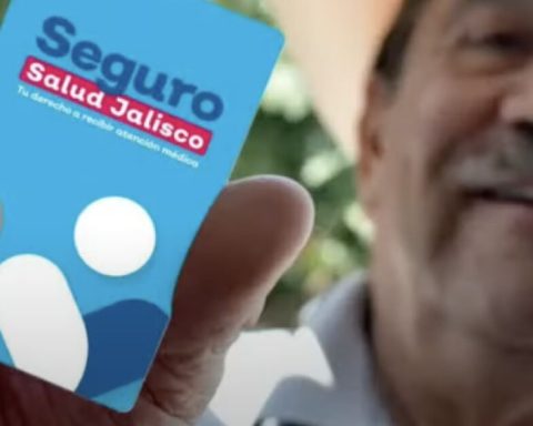 Jalisco launches its own Health Insurance for people without social security