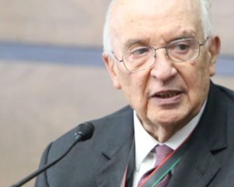 José Agustín Ortiz Pinchetti, head of the Electoral Crimes Prosecutor's Office, dies