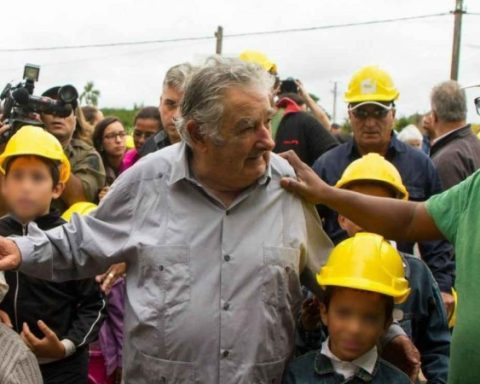 José Mujica's recovery progresses despite the side effects of radiotherapy