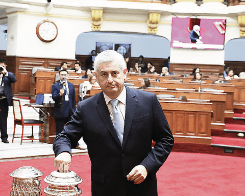 Juan Carlos Lizarzaburu joined the APP bench after leaving Fujimorism