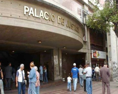 Judge sentences five political prisoners, one of them with autism, to 30 years in prison