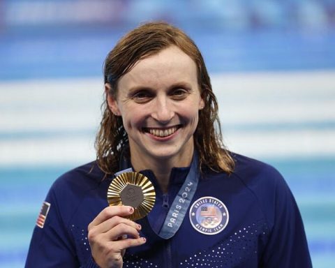 Katie Ledecky became the athlete with the most titles in the Olympic Games