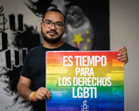 LGBTQ activist Yendri Velásquez released after six hours