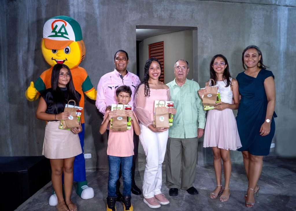 Cooperativa La Altagracia entrega 2,000 bonos a la excelencia académica