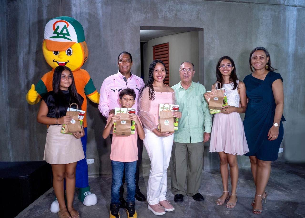 Cooperativa La Altagracia entrega 2,000 bonos a la excelencia académica