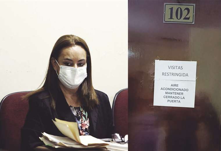 Learn about the multimillion-dollar fine imposed by the Attorney General's Office on the former municipal secretary of Finance, Sandra Velarde