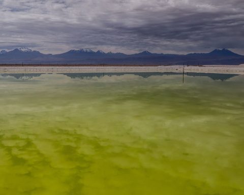 Lithium mining slowly sinks Atacama salt flat, study says