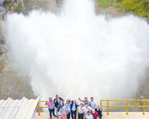 Lula inaugurates project that brings water to the interior of the state of Paraíba