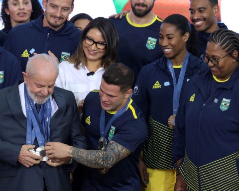 Lula welcomes Olympic athletes and advocates more public support for sports