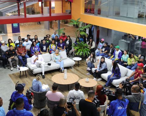 Maduro inaugurates headquarters of the Great Venezuela Youth Mission