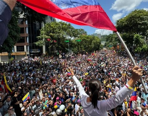 María Corina Machado reaparece ante miles de sus seguidores en Caracas: “La transición ya comenzó”