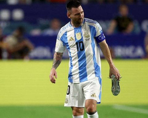 Messi is out of Argentina's squad for the qualifiers