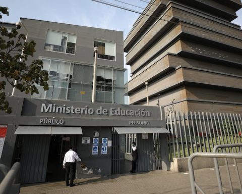 Ministry of Education asked to stop layoffs of school psychologists