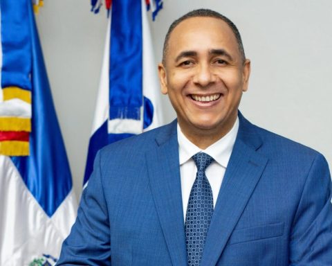 Designan a Nelson Arroyo como vicepresidente ejecutivo de Seguros Reservas