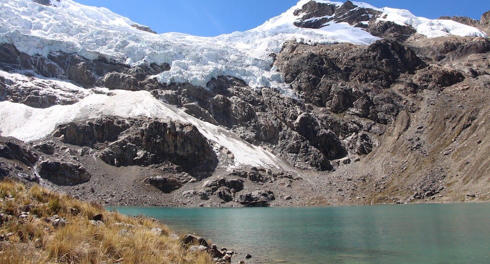 Nevado Huaytapallana presents a 70% retreat in its glacial mass