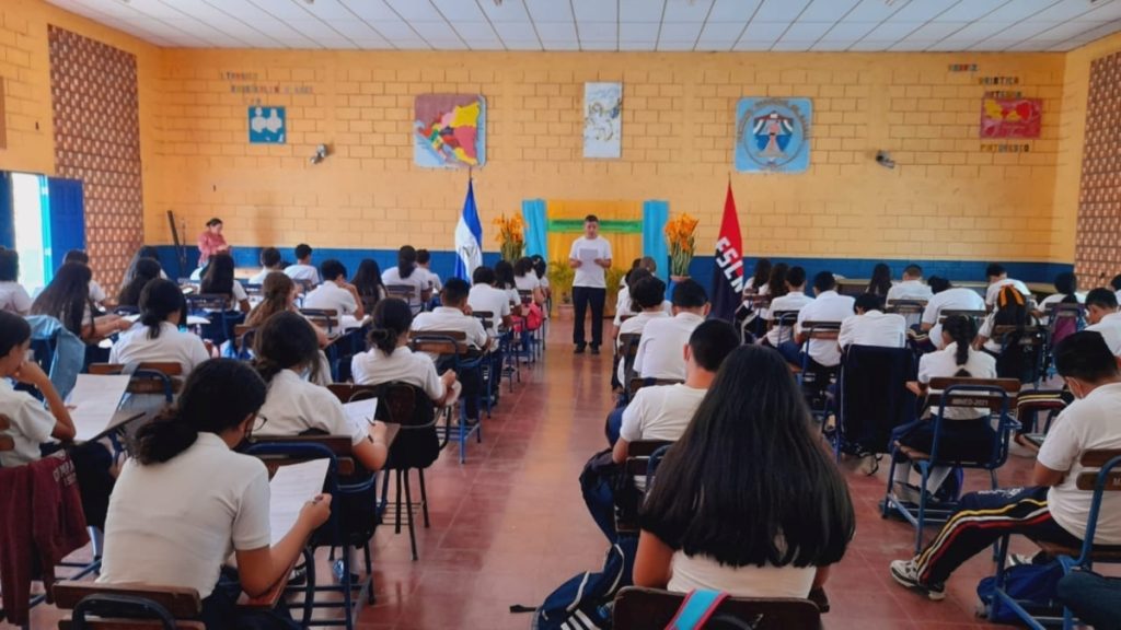 Nicaraguan high school graduates can study their university degree in the United States. Here's how they can apply for the Walton Scholarships