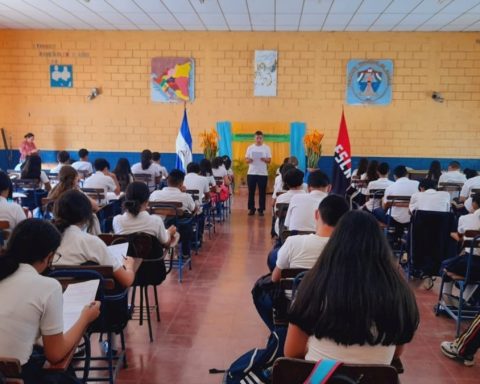 Nicaraguan high school graduates can study their university degree in the United States. Here's how they can apply for the Walton Scholarships