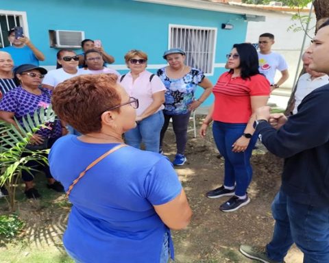 Organized people demonstrate to the international community their commitment to Venezuela