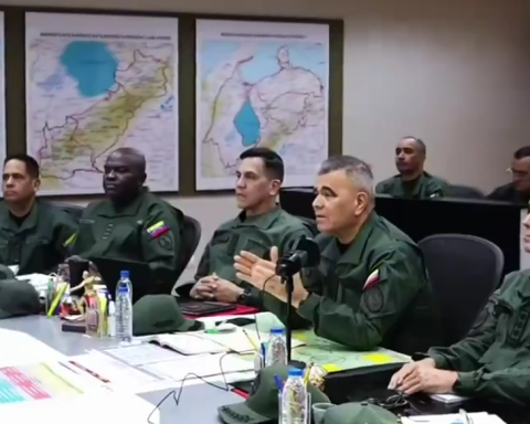 Padrino López: FANB cohesion maintains the stability and defense of the country