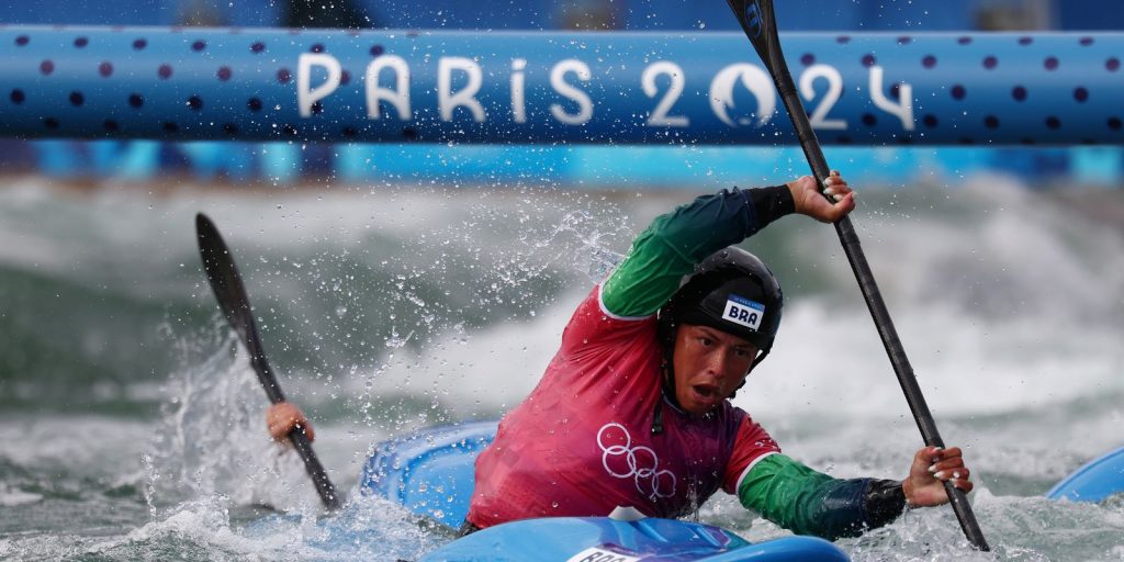 Paris Olympics: Ana Sátila and Pepê advance in kayak cross