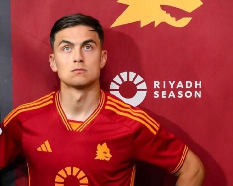 Paulo Dybala would resist leaving Roma