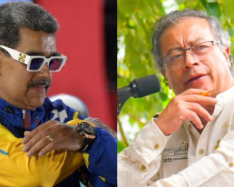 Petro is reportedly working on a negotiation with Maduro, according to a government source