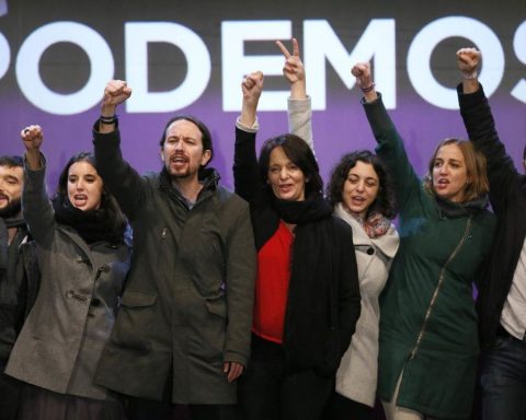 Podemos Spanish urged Maduro to show the electoral records